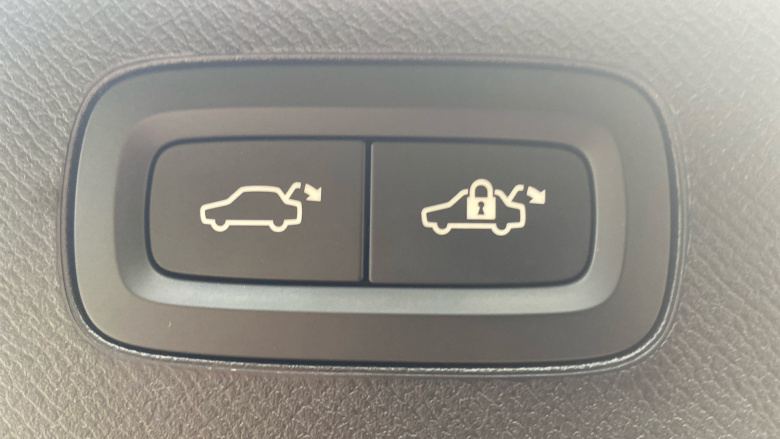 Volvo XC90 2.0 B5P [250] Ultra Dark 5dr AWD Geartronic Petrol Estate